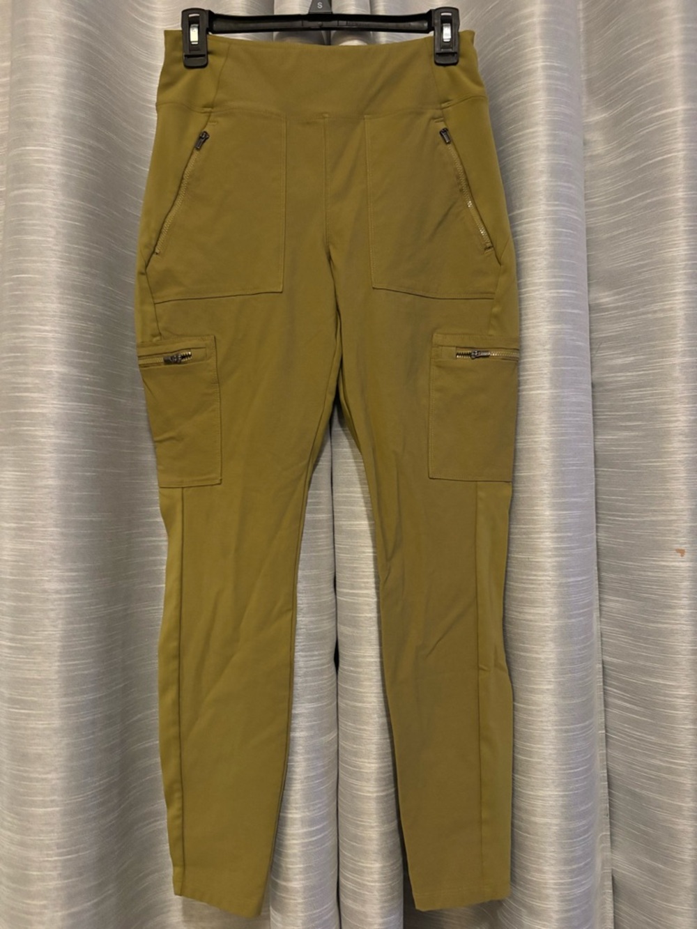 Athleta Headlands Hybrid Cargo II Tight Olive Green Womens Stretch Pants EUC 8